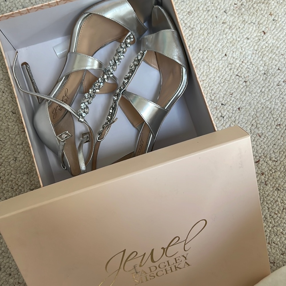 Badgley Mischka Silver heels